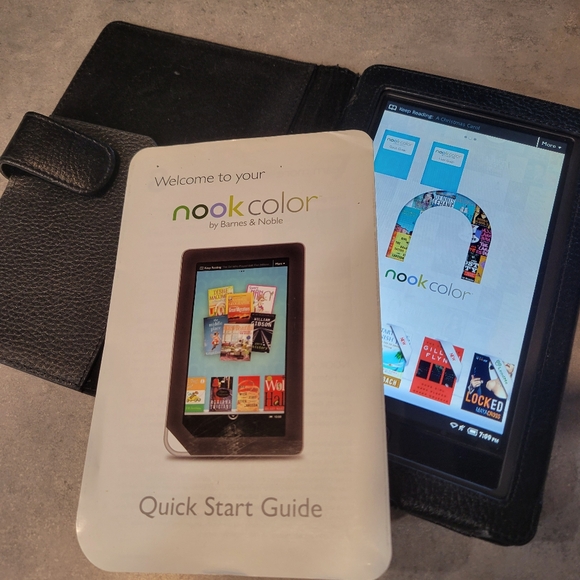 Barnes & Noble Nook Color Tablet & Genuine Nook Brand Case 8GB 7” Screen Bundle - Picture 7 of 7